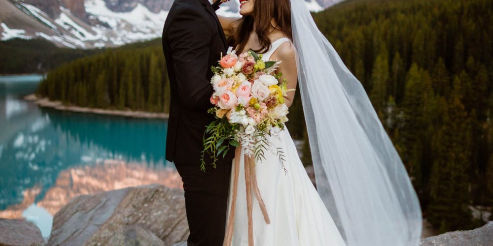 Learn about the benefits of meeting a luxury wedding photographer and videographer here!